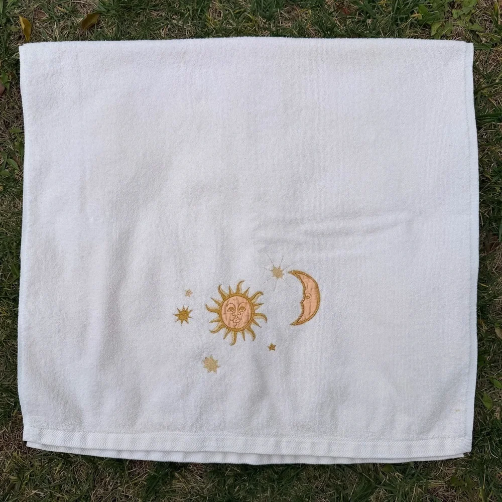 VTG BIBB Celestial Sun Moon Stars Bath Towel Embroidered Gold Whimsigoth USA HTF